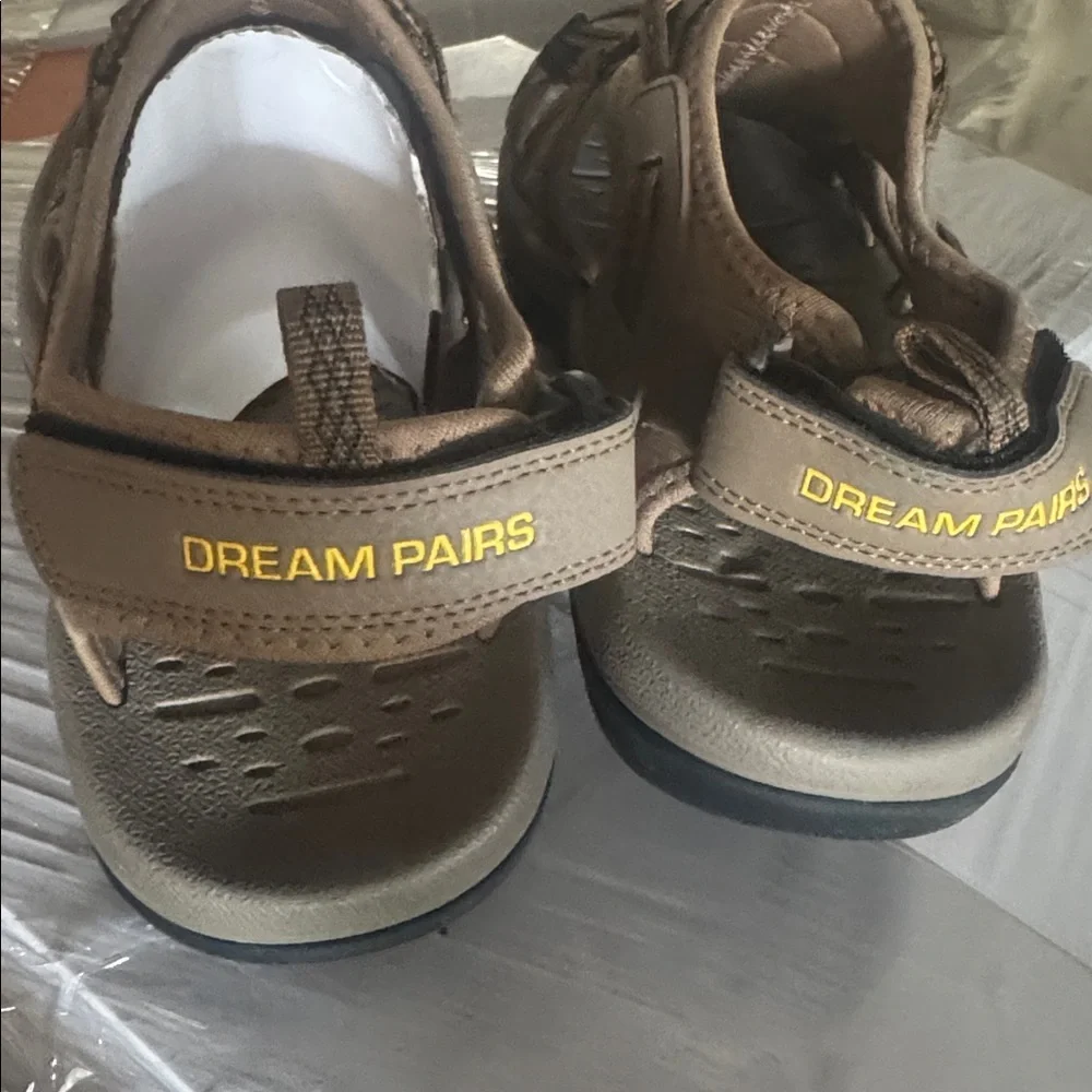 Dream Pairs Kids Brown Toe-Protective Closed-Toe Sandals